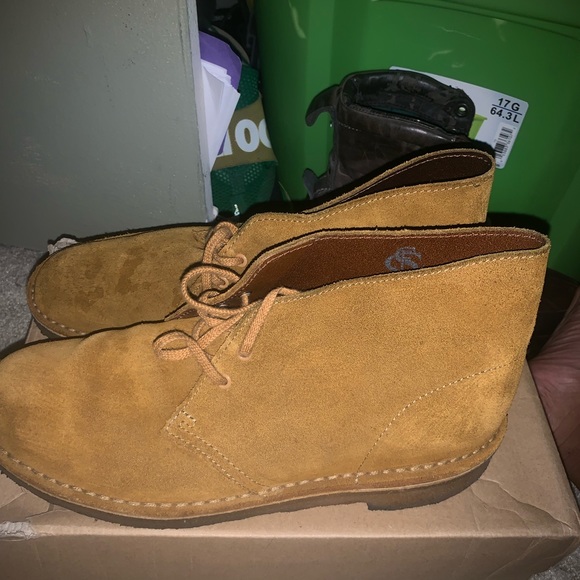 2 Fall Color Suede Clark’s. Worn.